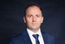 Łukasz Bednarz został wydawcą w TV Republika. 