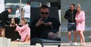 Marcin Hakiel z ukochaną ładują baterie na sopockiej plaży i spacerują po molo (ZDJĘCIA)