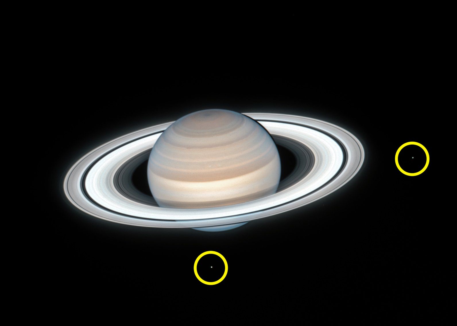 Teleskop Hubble’a ujął bardzo szczegółowe zdjęcie Saturna. Jego pierścienie są piękne 2