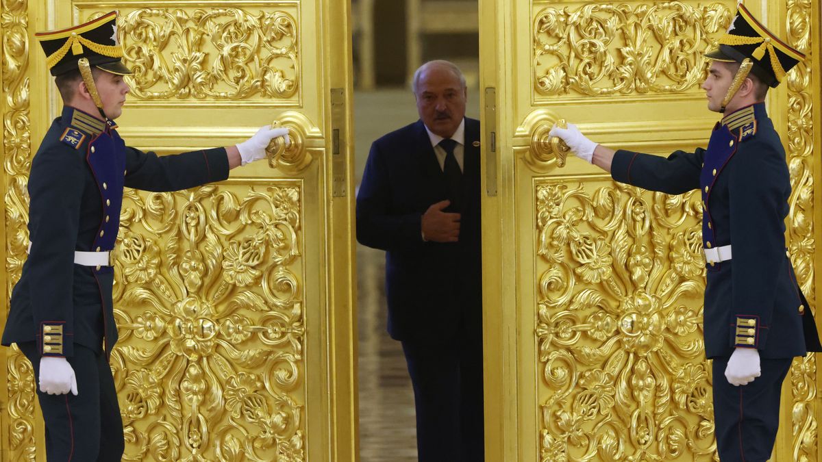 MOSCOW, RUSSIA - APRIL 6 (RUSSIA OUT) Belarussian President Alexander Lukashenko (C) enters the hall during the summit of Russian-Belarussian Supreme State Council, at the Grand Kremlin Palace on April 6, 2023  in Moscow, Russia. Belarus President Lukashenko arrived in Moscow with a two-days visit to attend an annual Russian-Belarussian Summit. (Photo by Contributor/Getty Images)