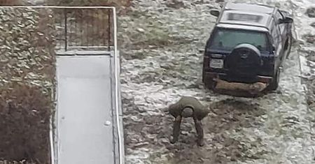 Zrobił to na oczach dzieci. Myśliwy z Wałbrzycha nagrany z balkonu