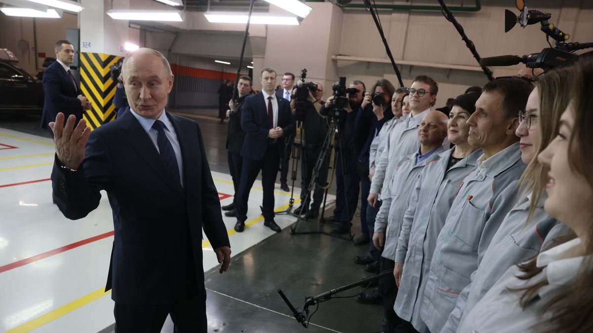 Putin podczas wizyty w Samarze 