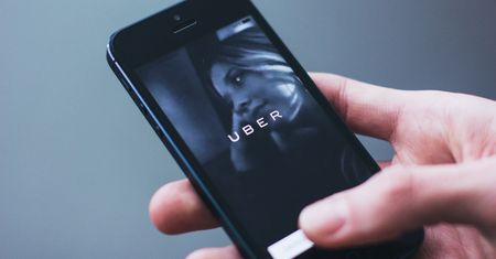 Uber Black wjeżdża do Polski. Wśród dostępnych samochodów Tesla Model S