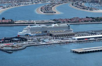 Pasażerowie uwięzieni. Utknęli na Zatoce Perskiej