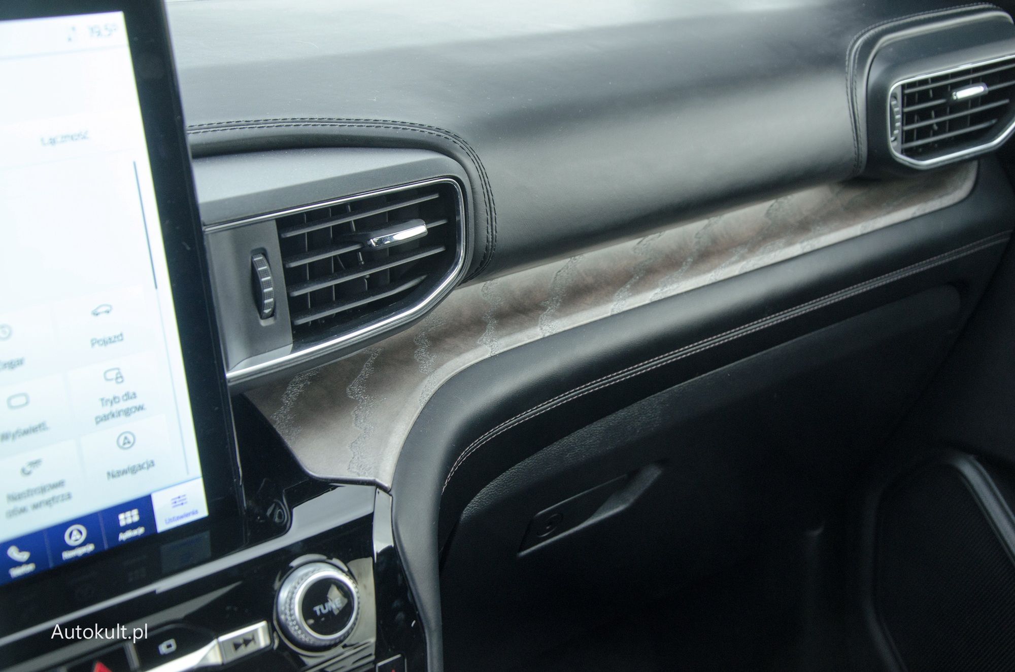 Ford Explorer vs. Toyota Highlander
