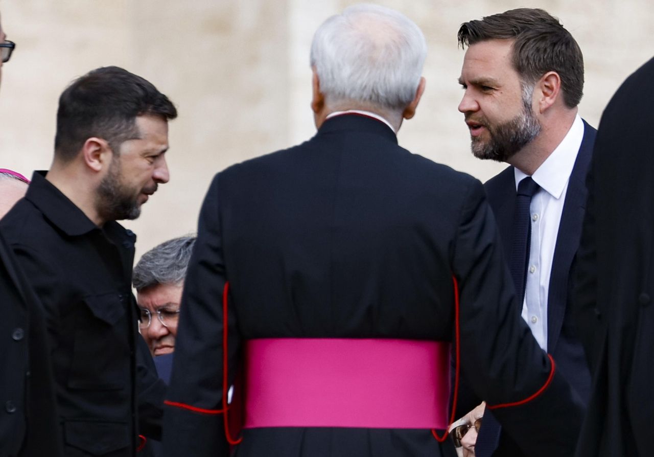 Zelensky and Vance: Diplomatic thaw at Pope's inauguration