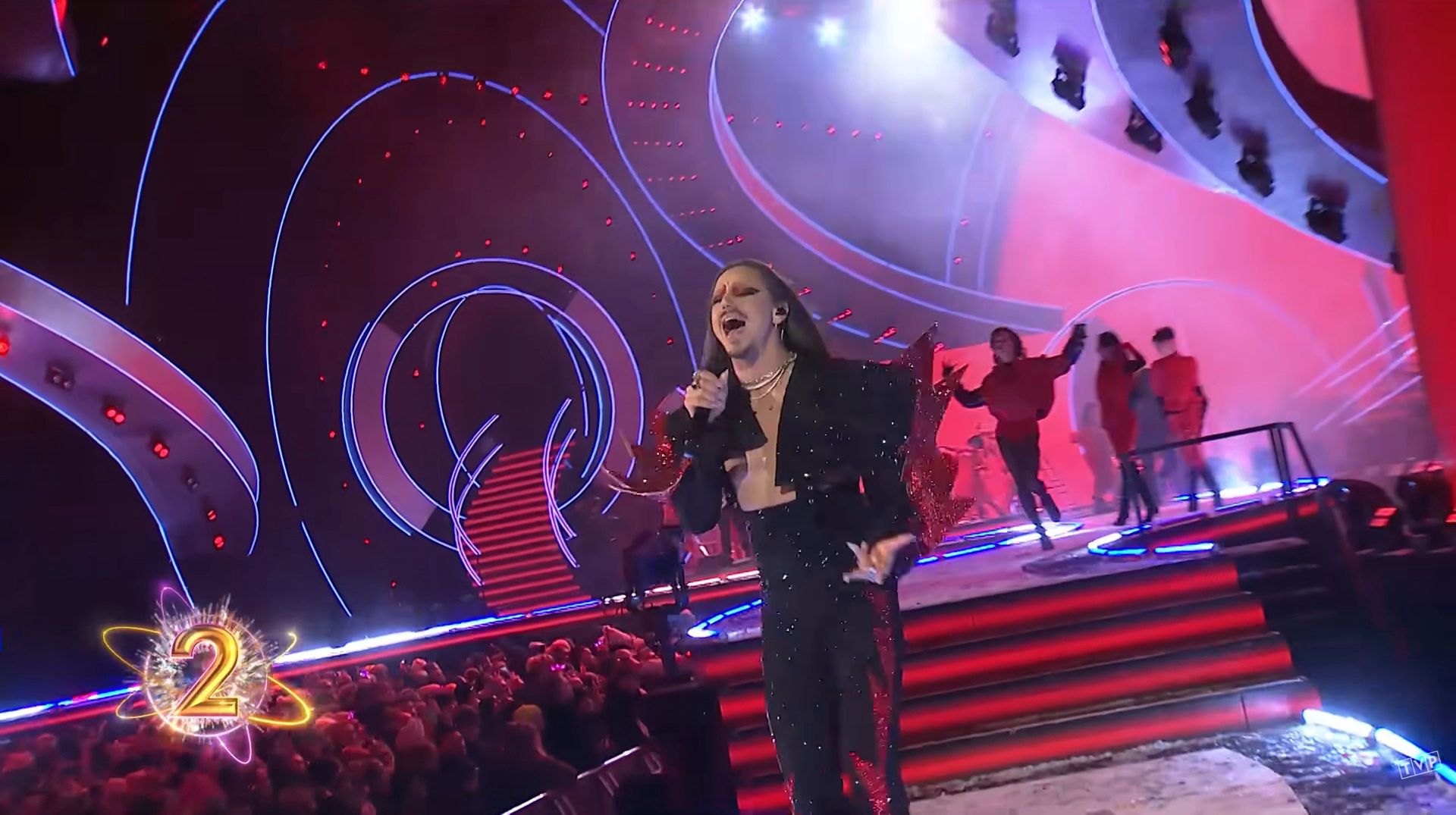 Michał Szpak podczas "Sylwestra z Dwójką"