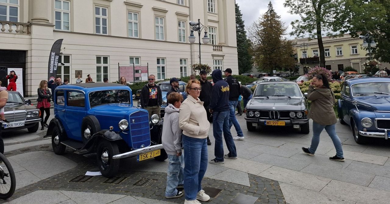 Radom: Wystawa motoryzacyjna na Placu Corazziego