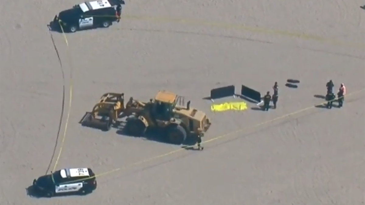 Koparka zmiażdżyła śpiącą na kalifornijskiej plaży kobietę