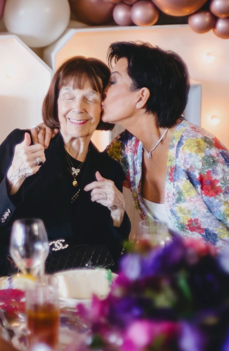 Kris Jenner opublikowała serię starych zdjęć