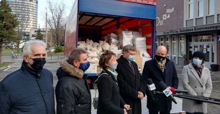 Wrocław. "Paczka dla Lwowiaka" już w drodze. Udało się zebrać sporo darów
