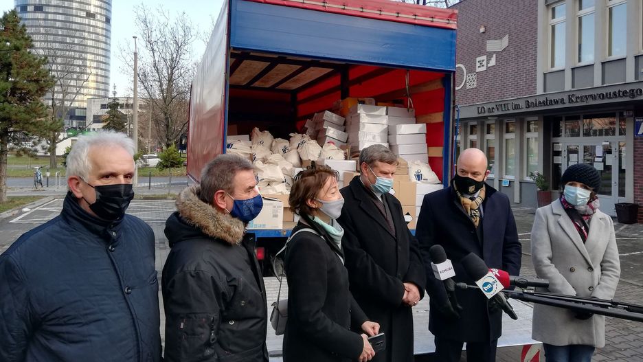 Wrocław. "Paczka dla Lwowiaka" już w drodze. Udało się zebrać sporo darów