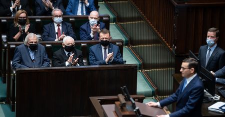 Kolejny błąd w specustawie dla uchodźców. Premier obiecał, autorzy przepisów dementują