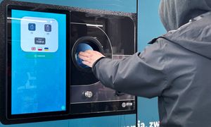 Lidl wprowadza zmianę dotyczącą zwrotu butelek i puszek. Klienci Biedronki mają czego zazdrościć
