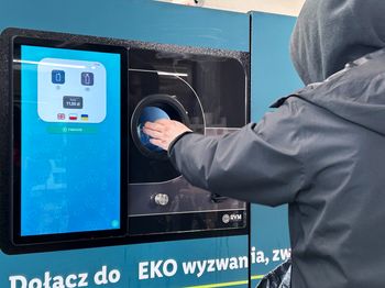 Lidl wprowadza zmianę dotyczącą zwrotu butelek i puszek. Klienci Biedronki mają czego zazdrościć