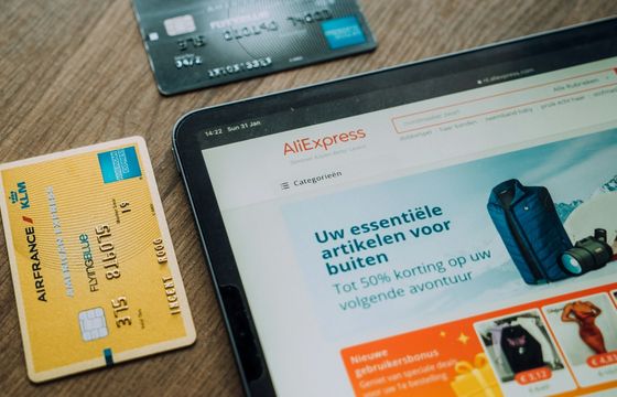 AliExpress ukarane za podróbki. Ma zapłacić pół miliarda euro