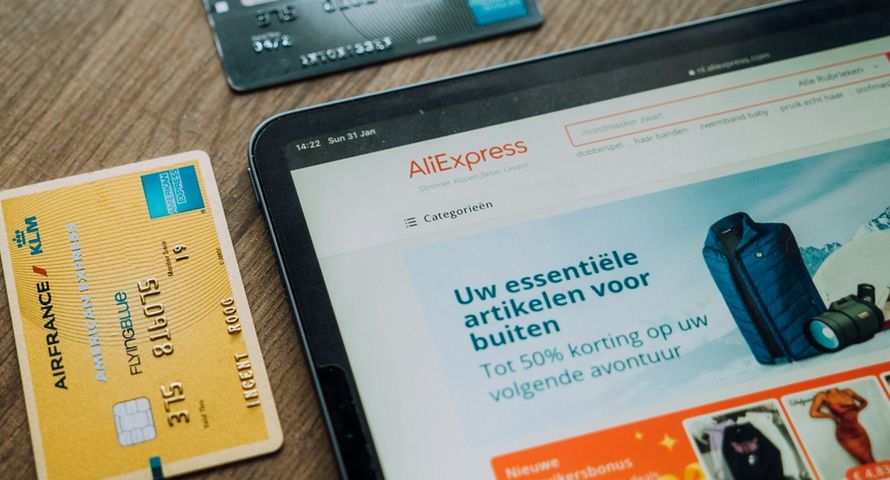 AliExpress ukarane za podróbki. Ma zapłacić pół miliarda euro