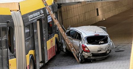 Wypadek w Warszawie. Wieści o kierowcy autobusu. Dorabiał do emerytury