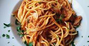 Pasta alla siracusana – pomysł na szybki obiad