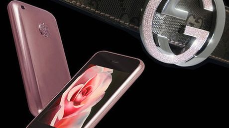 Różowy iPhone z paskiem Gucci i brylantami 1