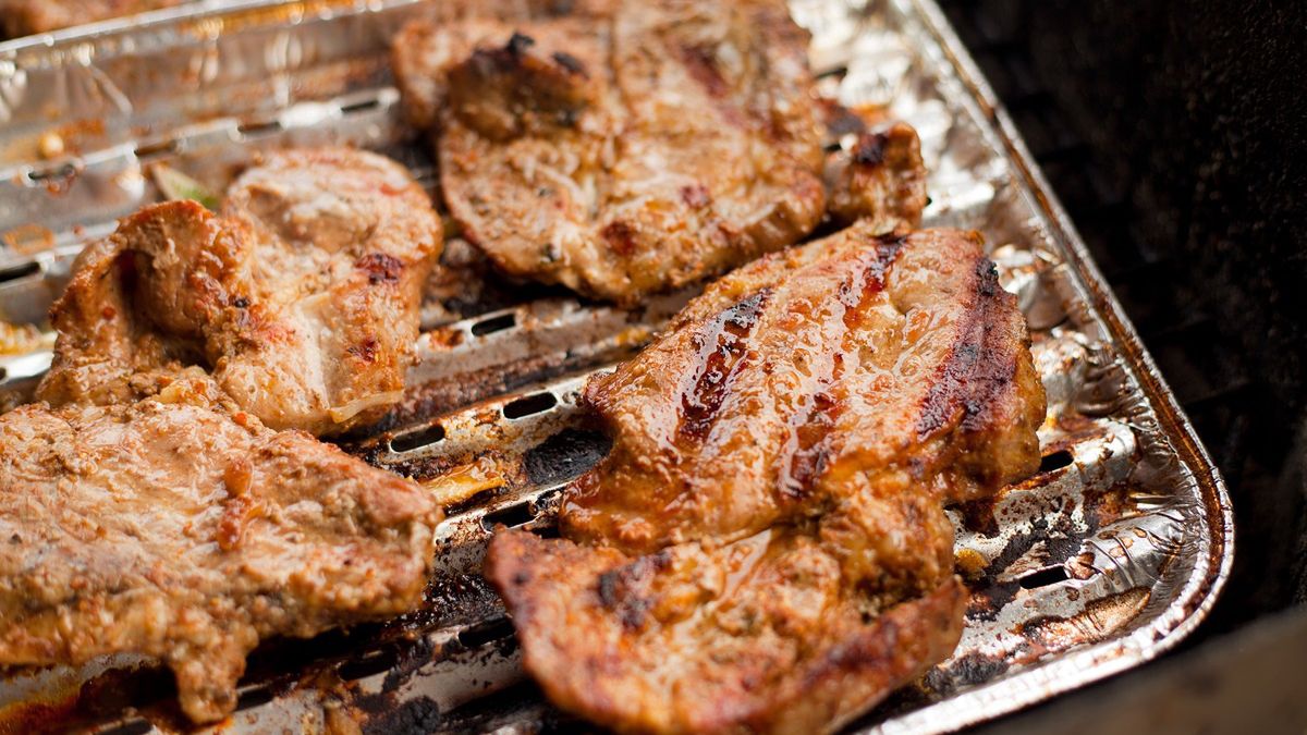 Najlepsza marynata do karkówki na grilla. Trzy proste przepisy