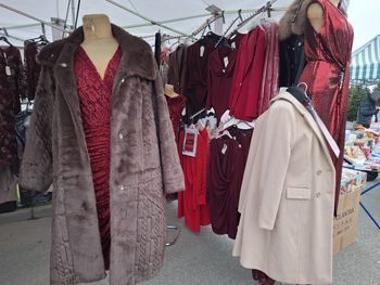 Rzeszów: Dużo sukienek wieczorowych na rzeszowskiej giełdzie