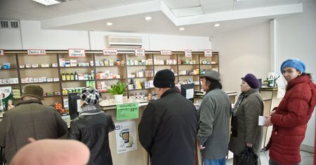 NFZ zapłaci tylko za dwie godziny pracy apteki w nocy. Jest problem