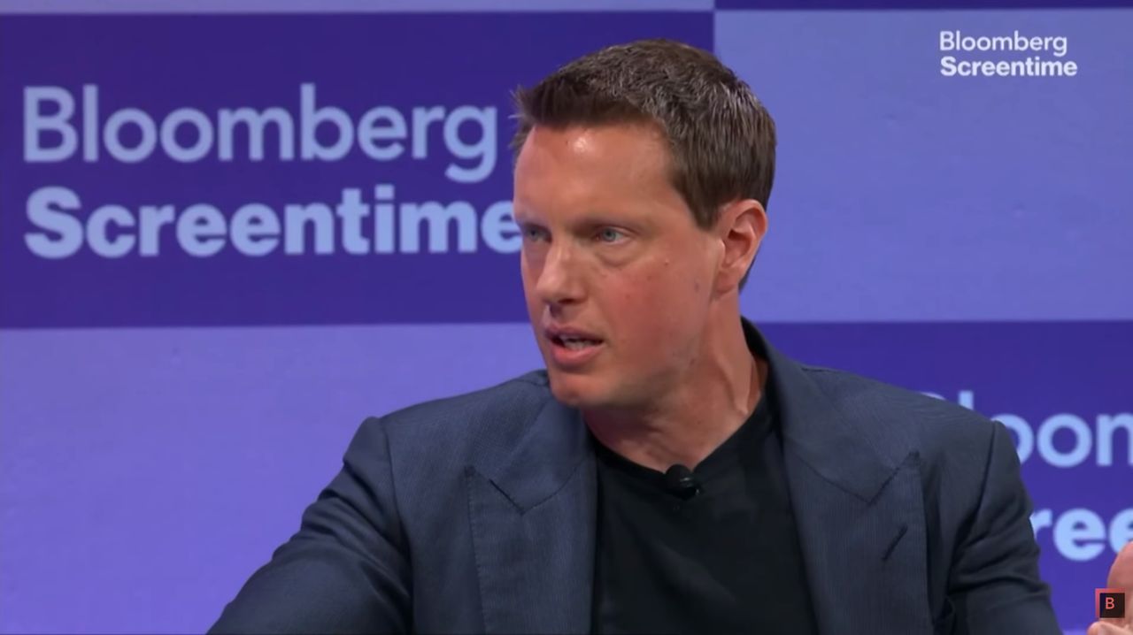 Będzie wrogie przejęcie właściciela TVN? Konkurent Netfliksa nie składa broni