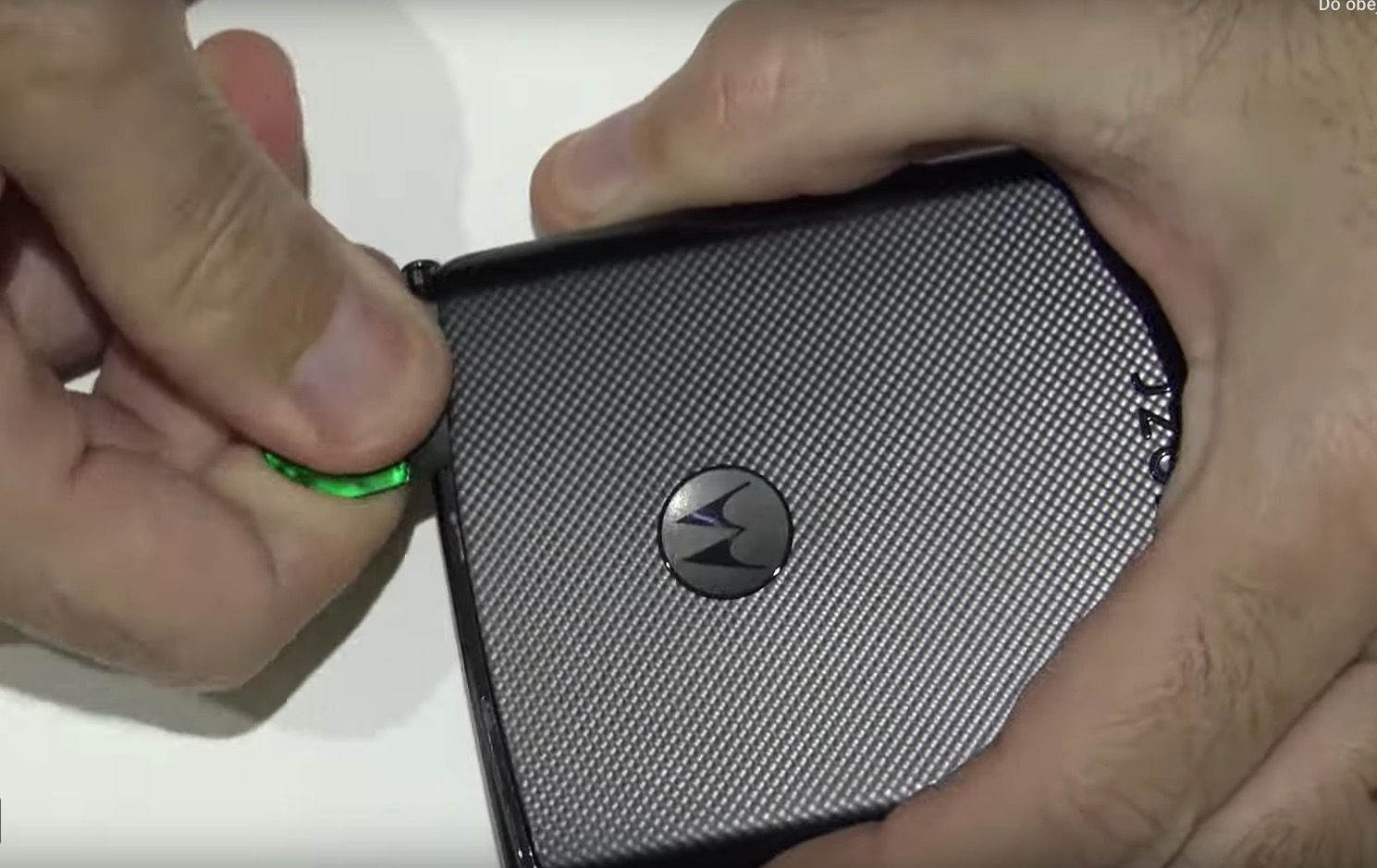 Motorola razr rozebrana. Chcesz ją naprawić? Powodzenia 2