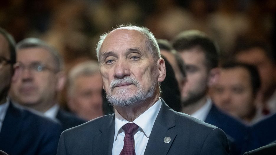Macierewicz kontra TVN. Niespodziewany ruch członka KRRiT