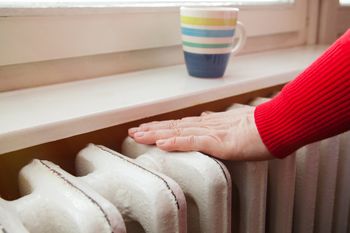 Ciągłe uczucie zimna. Co może je wywoływać?