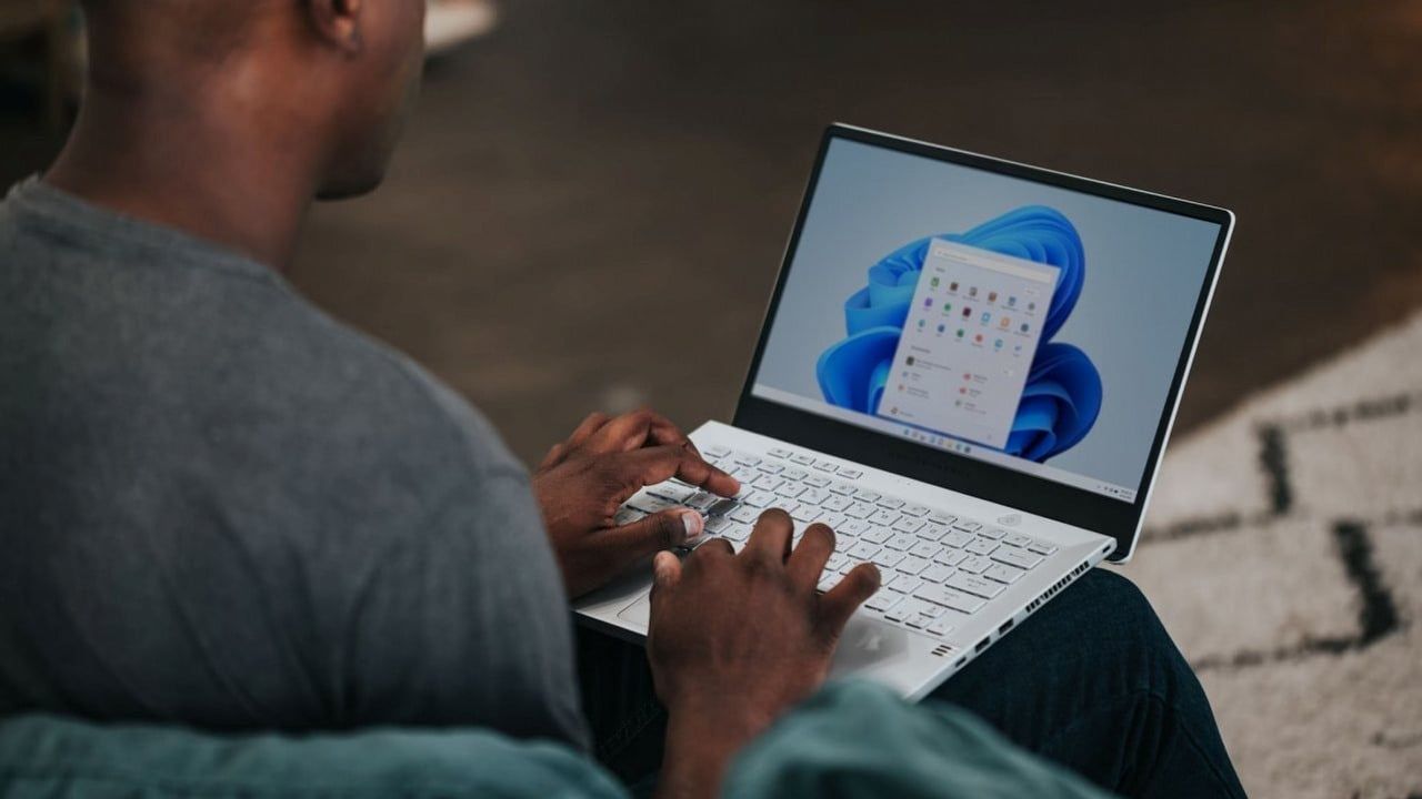 Microsoft wypuszcza awaryjną łatkę, bo aktualizacja psuje Windowsa 11