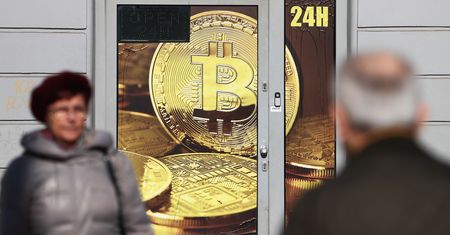 Bitcoin i kryptowaluty z olbrzymimi spadkami. Ogromny kłopot dla spekulantów
