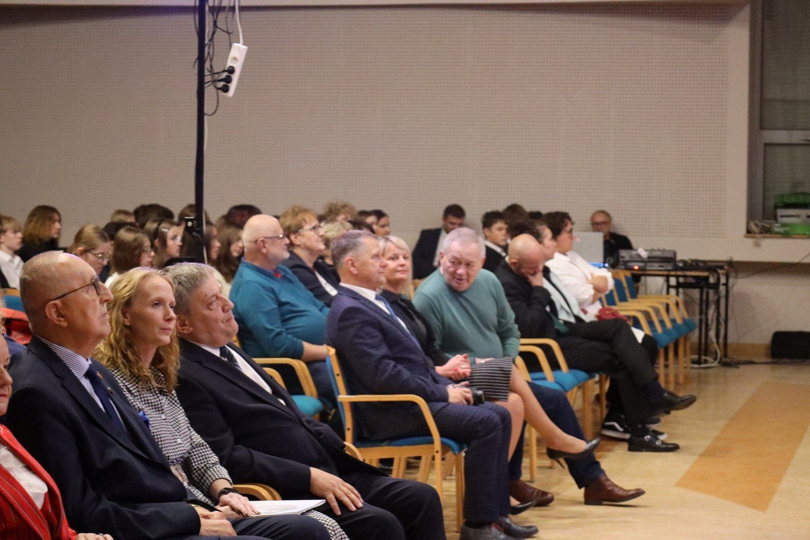 Dzień Edukacji Narodowej w I LO. Chrobrzaki dziękowali nauczycielom
