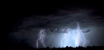 Uwaga Wielkopolska i Południe! Nadciągają gwałtowne burze z gradem i ulewami. IMGW ostrzega