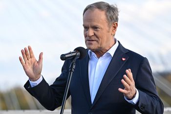 Tusk ostro o Kaczyńskim. "Przygotował uroczystą stypę polityczną"