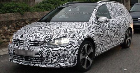 Zamaskowany Volkswagen Golf VII Variant przyłapany w ruchu [wideo]
