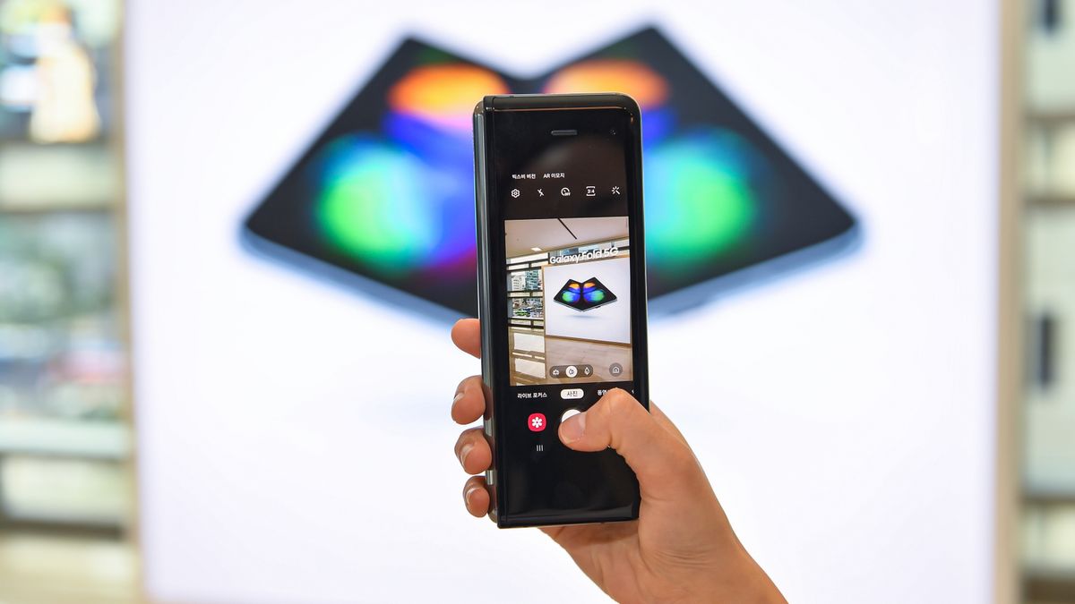 Samsung W20 5G - nowy model? Nie do końca 1