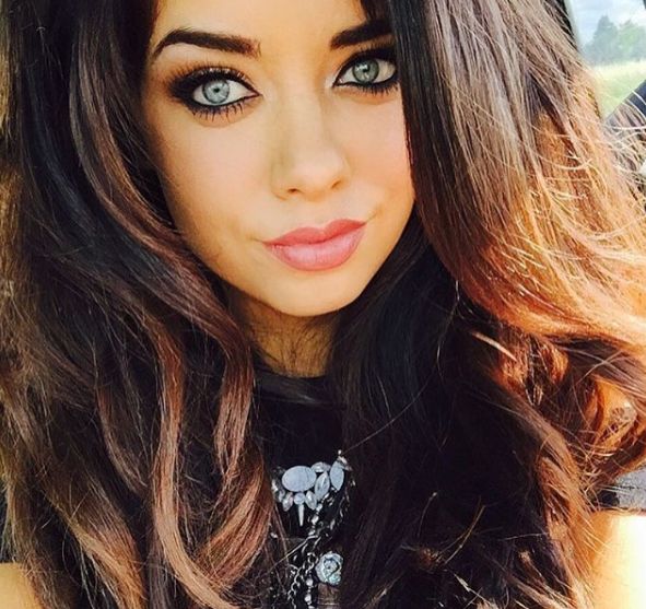 Naturalne usta Cassidy