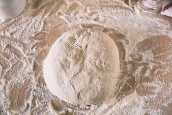 Proste ciasto na pizzę. Przepis, z którego zawsze się udaje