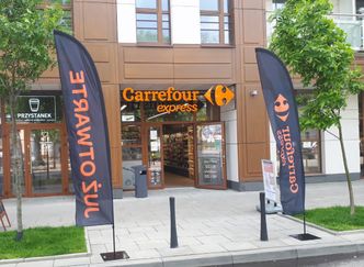 Carrefour szykuje zwolnienia grupowe. 400 osób straci pracę