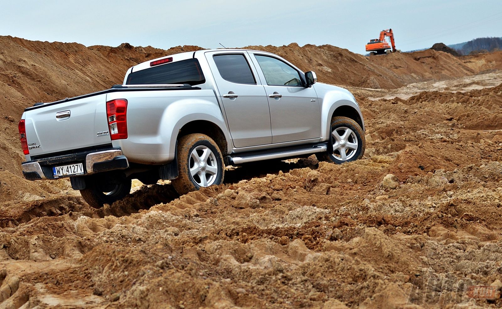 Isuzu D-Max 8