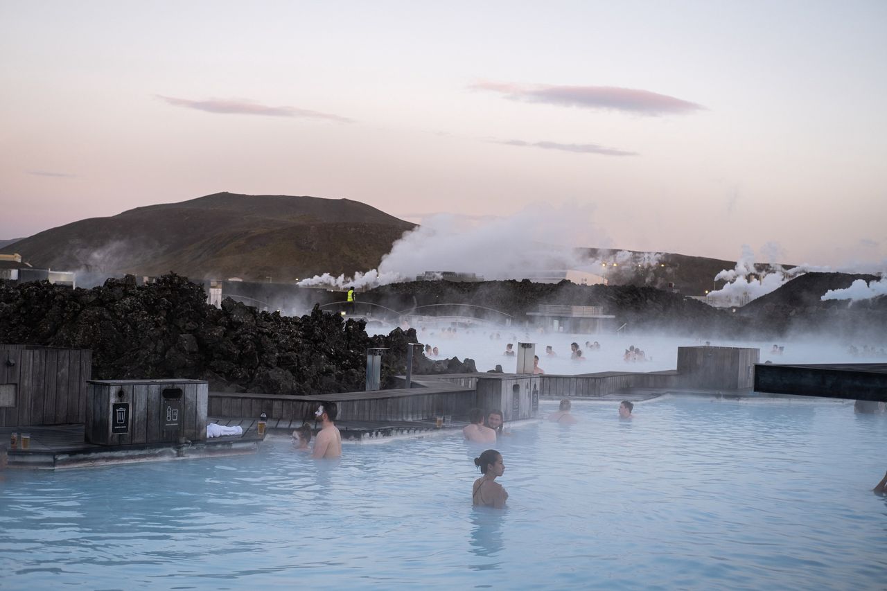 Volcanic activity in Iceland. Residents had only 5 minutes to evacuate