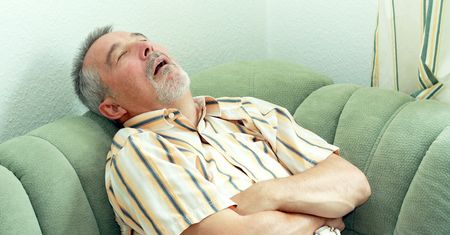 Nie lekceważ chrapania. Te objawy mogą świadczyć o groźnej chorobie