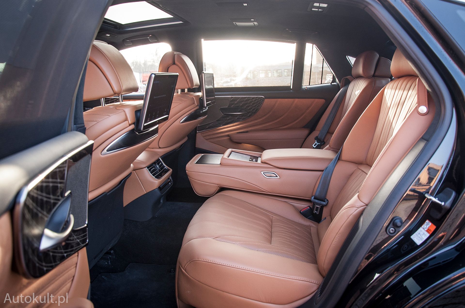 Lexus LS 500h (2021)
