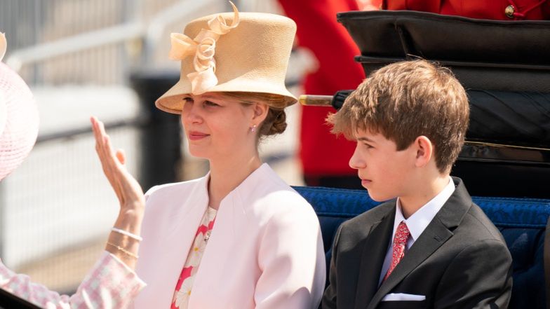 Rodzina królewska przybywa na jubileusz panowania Elżbiety II