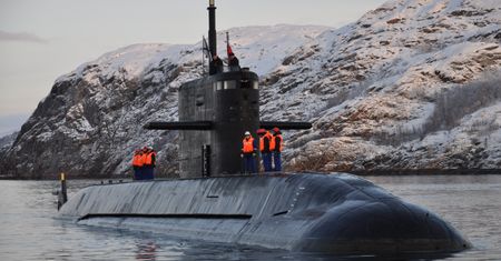 Okręt podwodny typu "Łada" miał być przyszłością rosyjskiej floty. Jest pływającym złomem