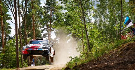WRC: Młody mistrz potwierdza dominację. Solidne punkty Marczyka