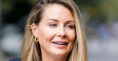 Małgorzata Rozenek skrytykowana za reklamowanie taniego podkładu: "Został już chyba tylko PAPIER RUMIANKOWY"