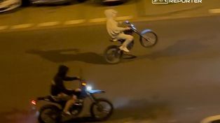 Grupa nastolatków na elektrycznych motorowerach „terroryzuje” nocami mieszkańców Miasteczka Wilanów